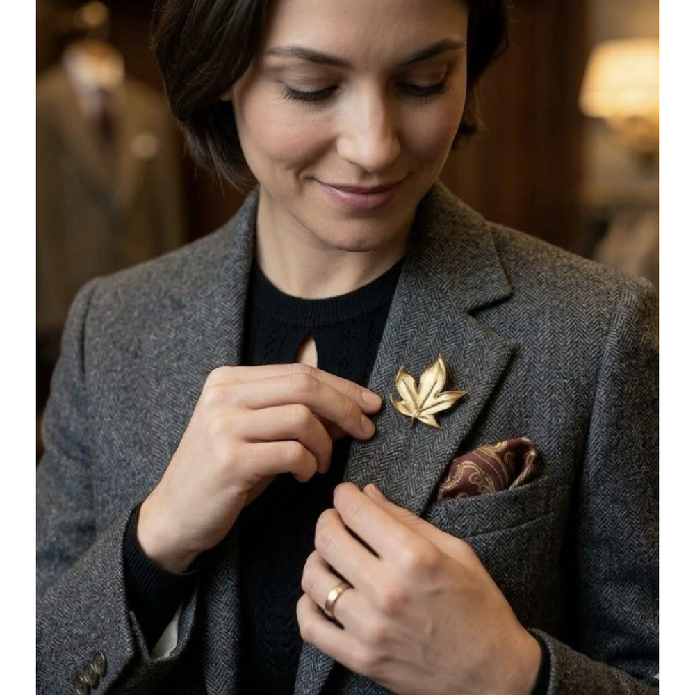 Vintage Avon of Belleville Boucher Signed 6377 Gold Tone Maple Leaf Brooch Pin